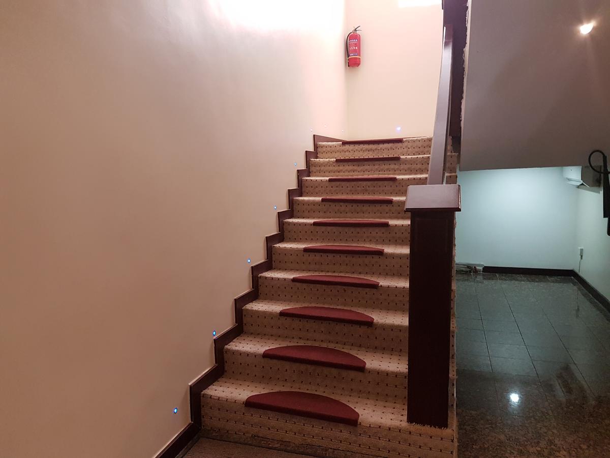 Check Inn Hotel Abuja Luaran gambar